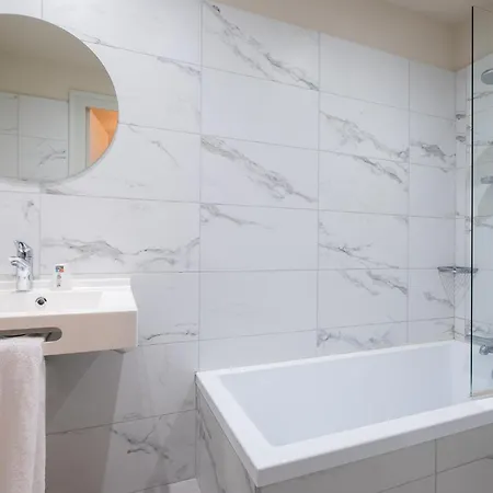 Cit'hotel Logis De Brou, En Bresse 3*