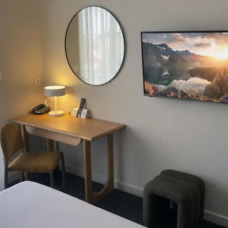 Cit'hotel Logis De Brou, En Bresse Renove En 2026 מלון
